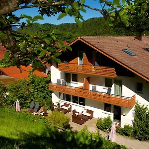 Weiß, Sandra Weiß Apartment